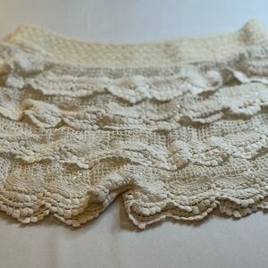 Source Unknown, Cream Lace Women’s Shorts, Size Small Clothing